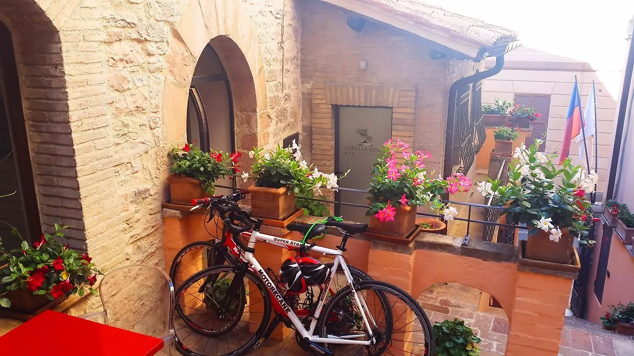 Hotel Sorella Luna Assisi 3*,